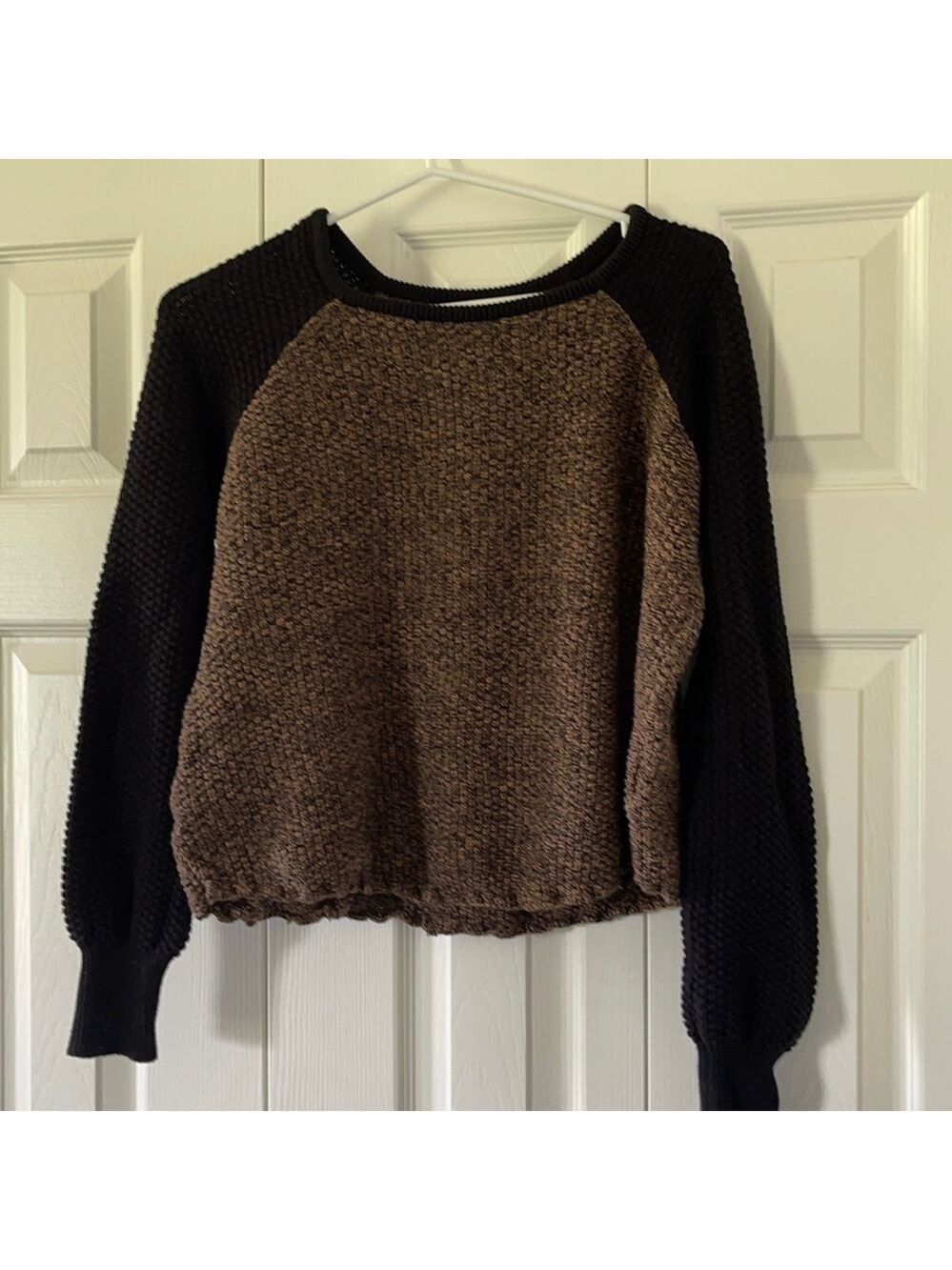 O’Neill crop top sweater size L 🥰🥰